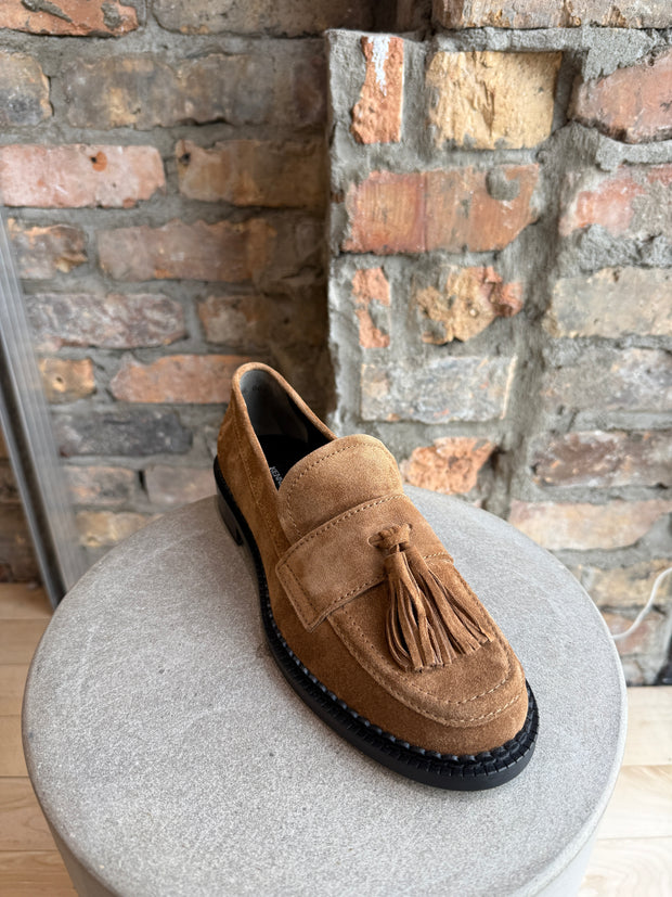 KENNEL & SCHMENGER SUEDE LOAFER CARAMEL