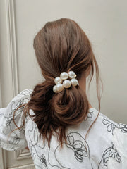 SCRUNCHIE IS BACK - LARGE PEARL SCRUNCHIE