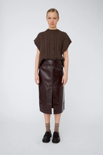 STELLA NOVA CABLE KNIT VEST