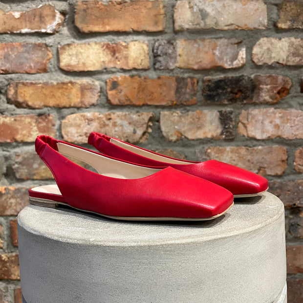 KENNEL & SCHMENGER RED SLING BACK FLATS