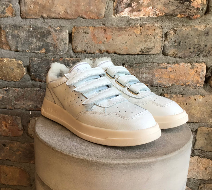GHOUD WHITE LEATHER & FUR TRAINER