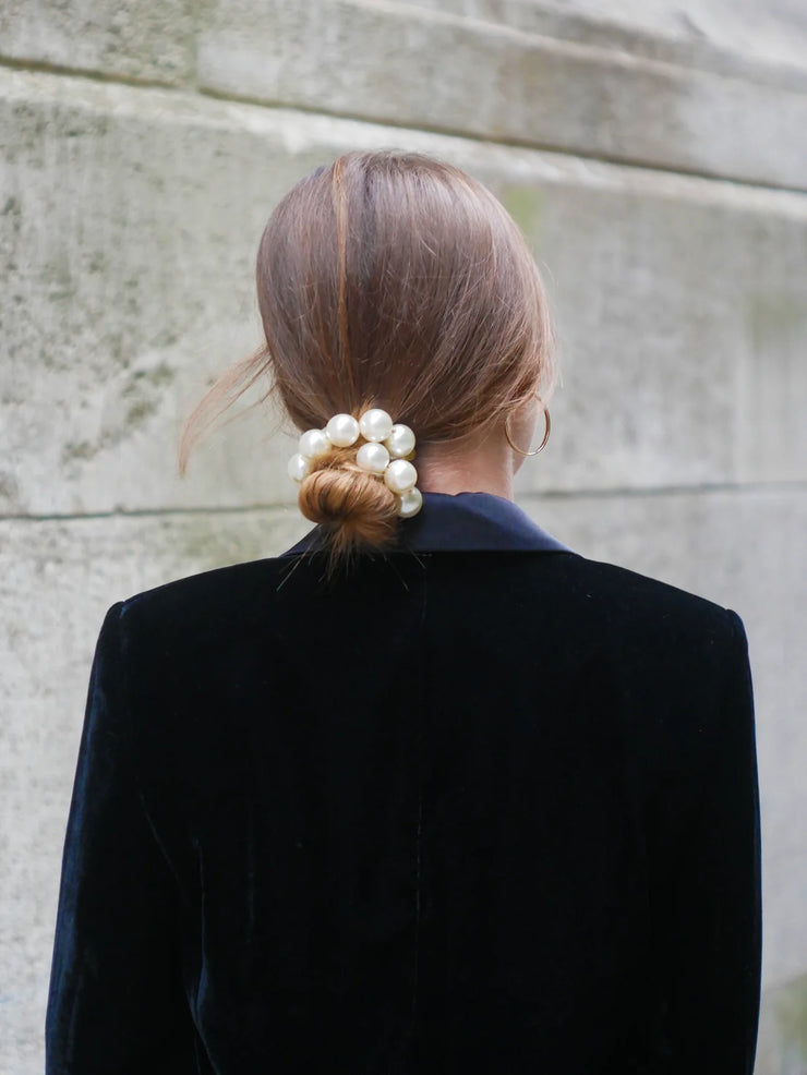 SCRUNCHIE IS BACK - LARGE PEARL SCRUNCHIE